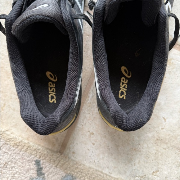 ASICS Men's Black and Gold Athletic Shoes - Picture 6 of 6